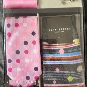 John Sparks Socks & Tie & Pocket Square, Socks Kit– Pink with Polka Dots